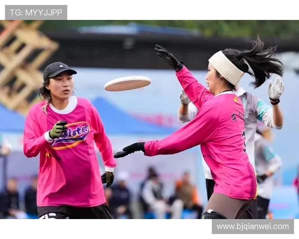 广州飞盘队与杭州飞盘队赛后复盘团队协作的精彩瞬间与经验分享