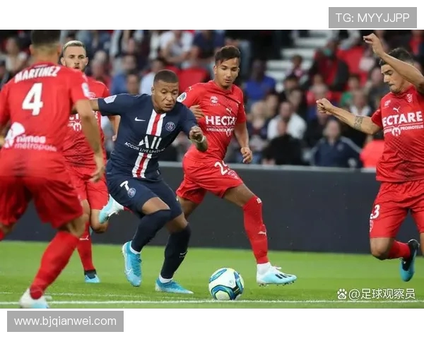 南特主场迎战巴黎圣日耳曼决战法甲争冠之路的关键一役 南特主场迎战巴黎圣日耳曼决战法甲争冠之路的关键一役